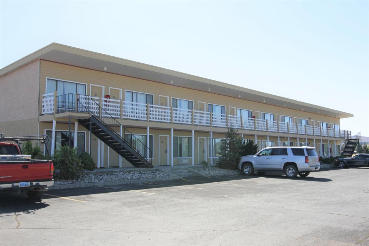 Hotel Super 8 By Wyndham Wells Exterior foto
